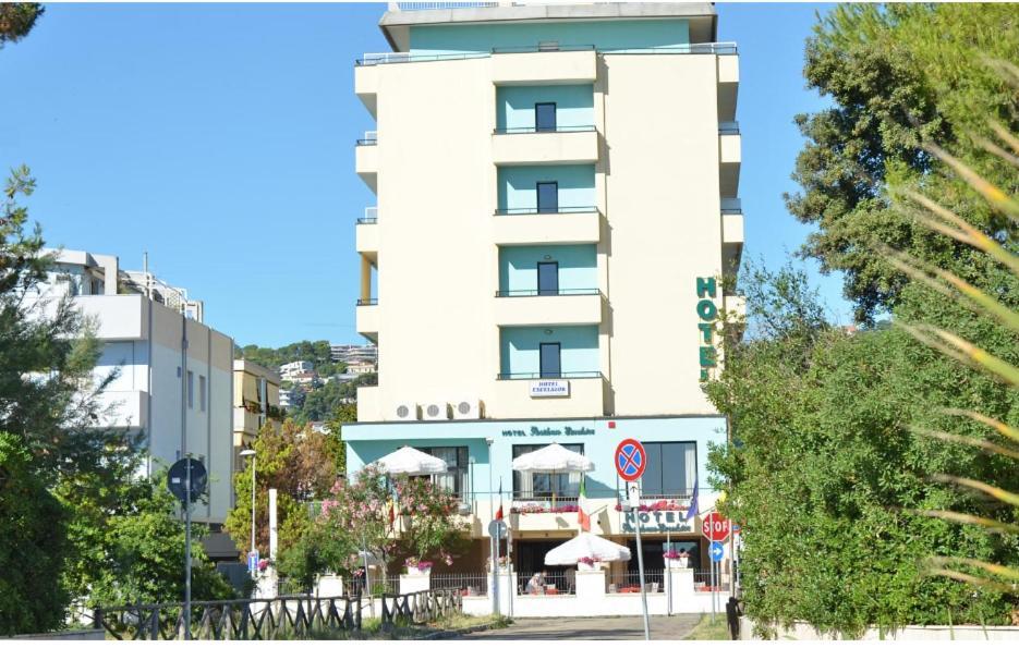 Hotel Excelsior Montesilvano Exterior photo